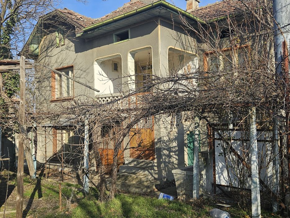 Продава се Къща в Плевен, 9-ти квартал - 120 кв.м за 250 €/кв.м - Снимка #1