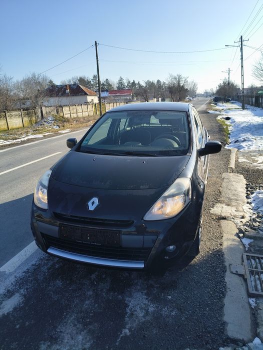 Vând Renault Clio 2011