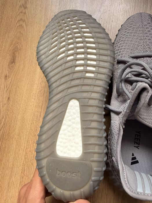 Yeezy 350 чисто нови