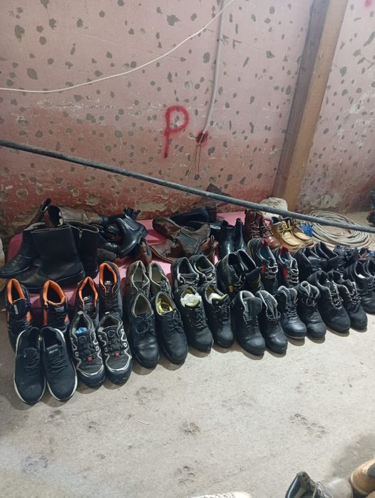 Vând ghete și bocanci de iarna