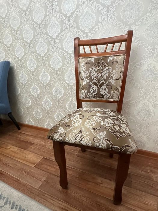 Продам стол со стульями