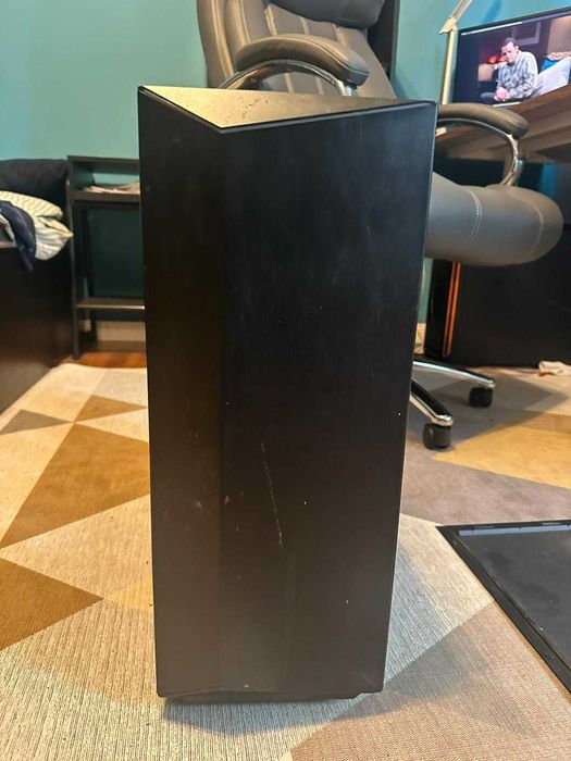 Carcasa pentru PC + 1 ventilator inclus