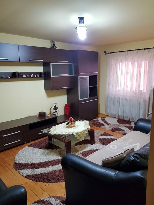 Apartament 2 camere de închiriat