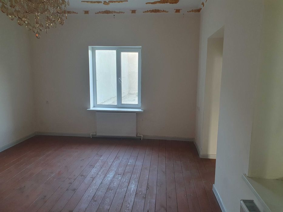 Ромитан марказидан тез ва арзон ховли сотилади.