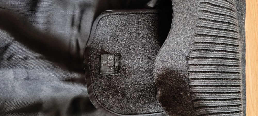 Продавам мъжко зимно яке