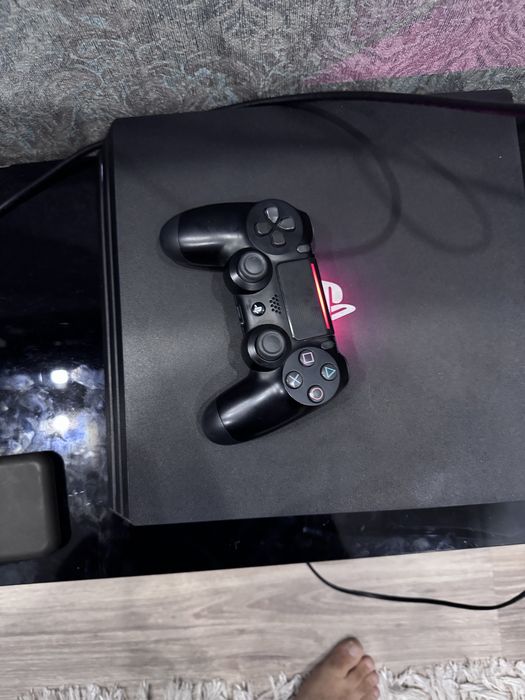 Продается Playstation 4 pro