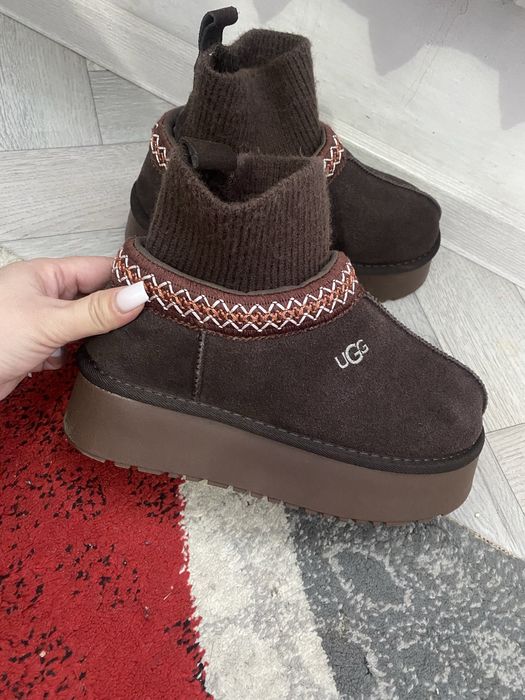 Продам угги натуралка