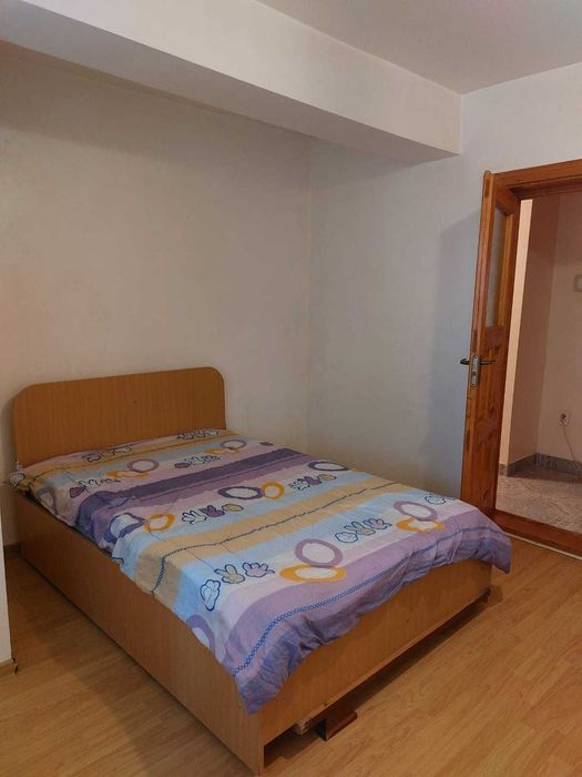 Garsoniera zona Stadion Husi