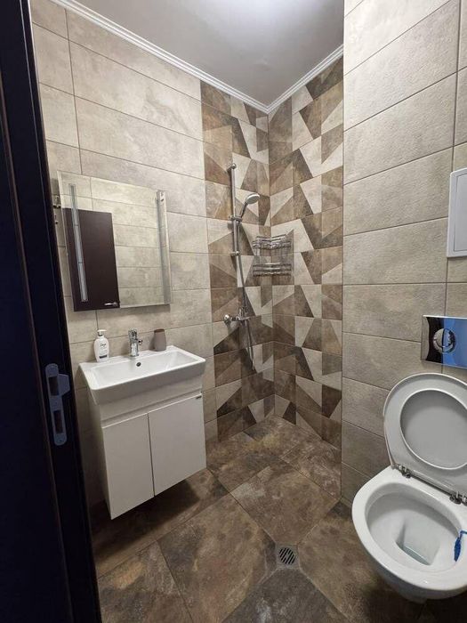 Дава се под наем Тристаен апартамент в Бургас, Славейков - 108 кв.м за 1346.4 € - Снимка #6