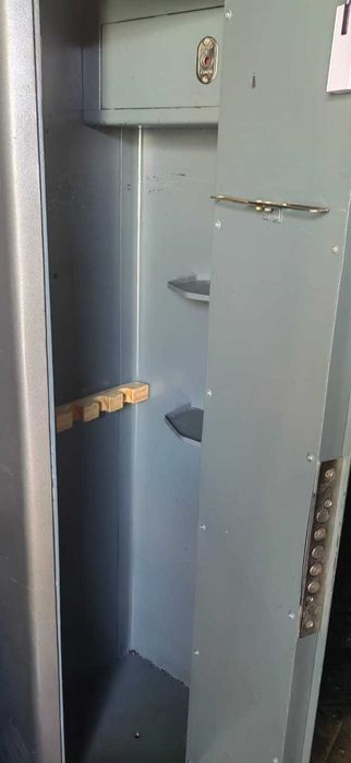 Продам железный сейф