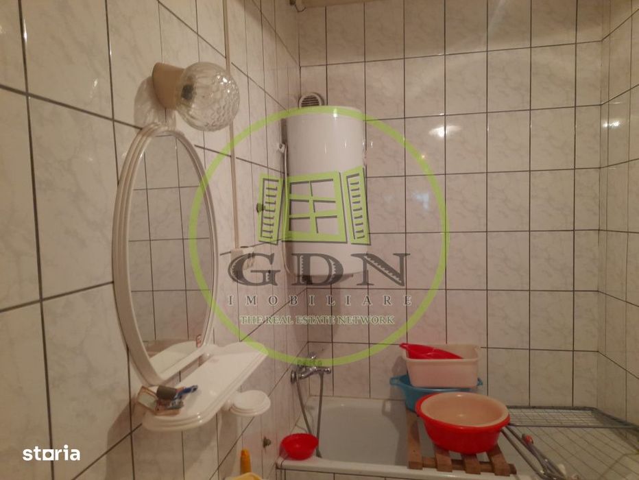 Apartament 2 camere de vanzare la casa  str.Plopului  Fagaras  jud. Br