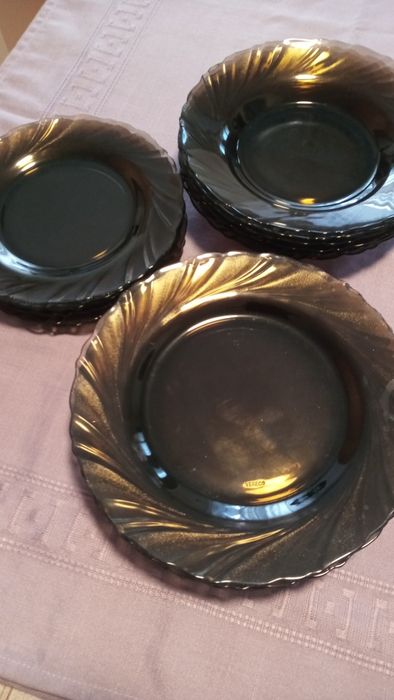 Set 18 farfurii din sticlă fumurie