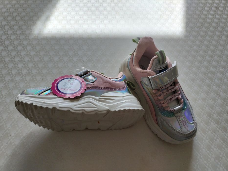 Кроссовки для девочки 27 размер
