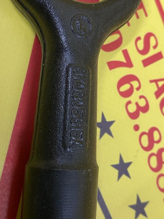 Cui tractare carlig remorcare OEM Vw Audi Skoda  Seat 8K0805615A