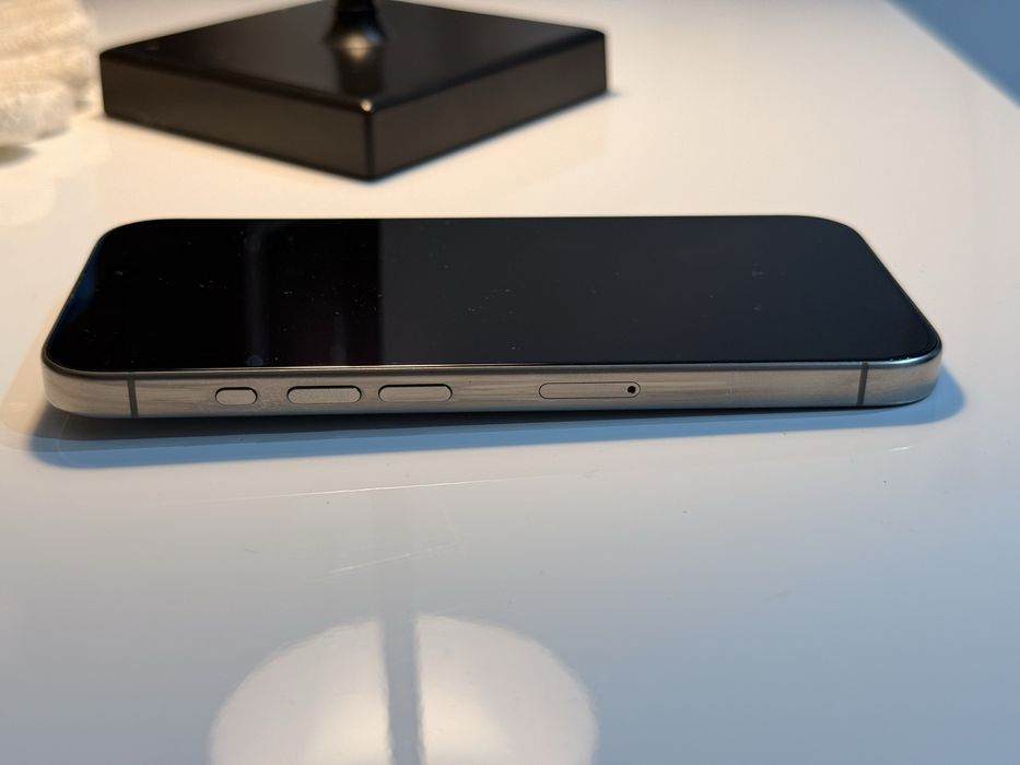 Iphone 16 pro max si Iphone 15 pro