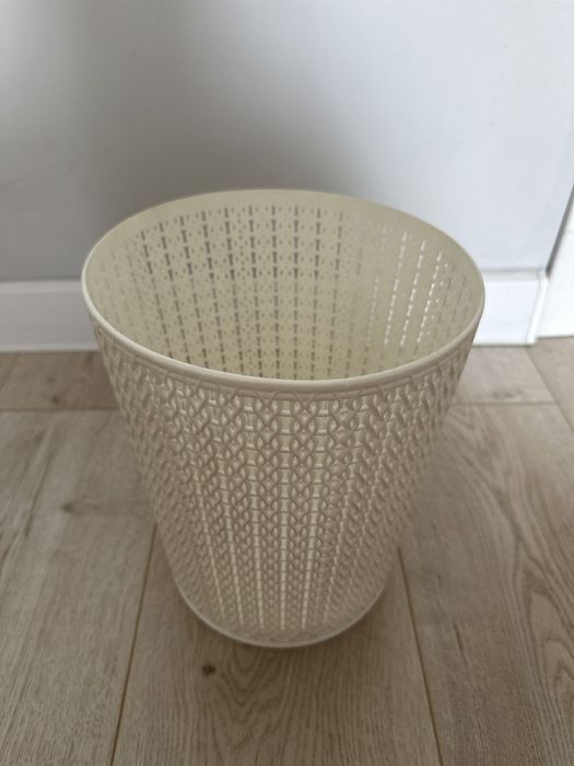 Продам корзину для мусора