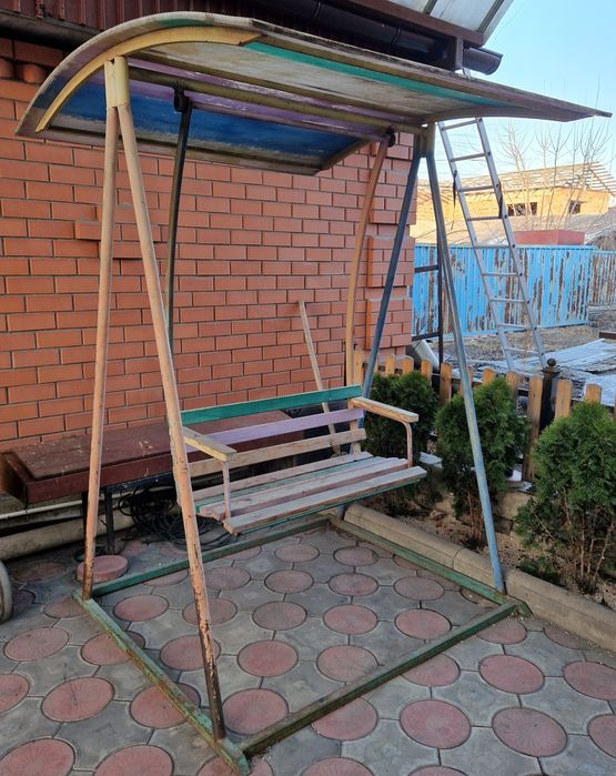 Качели металлические