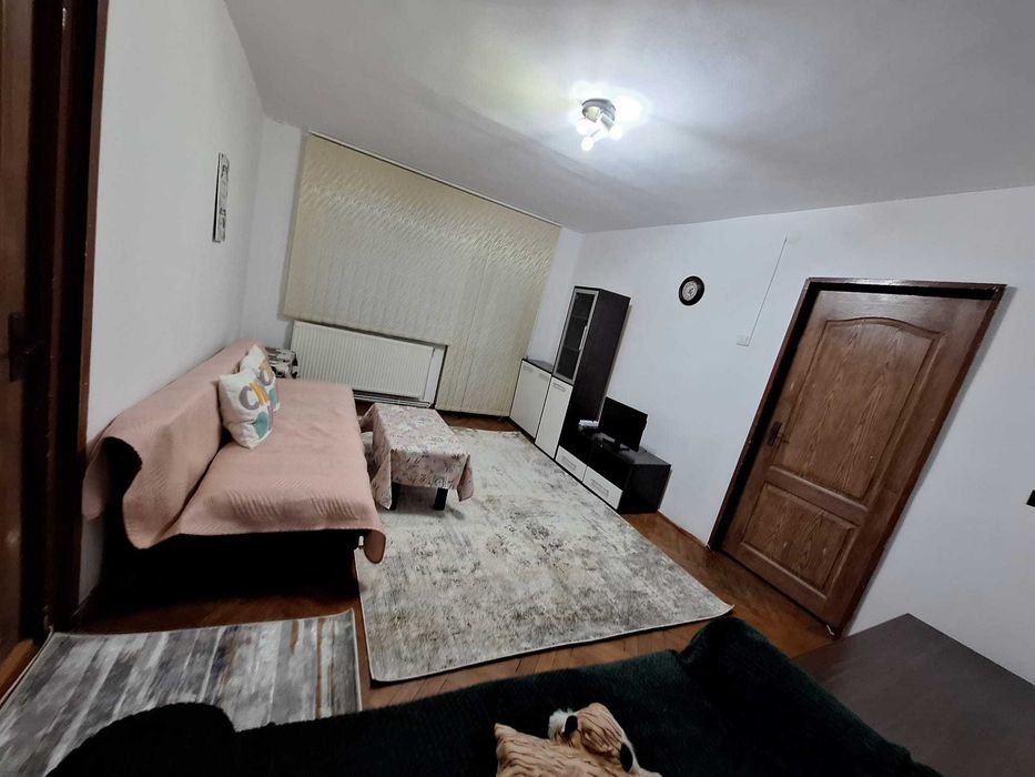 Se oferă spre închiriere apartament cu doua camere, situat în zona Lido - 9 Mai, Târgu Jiu