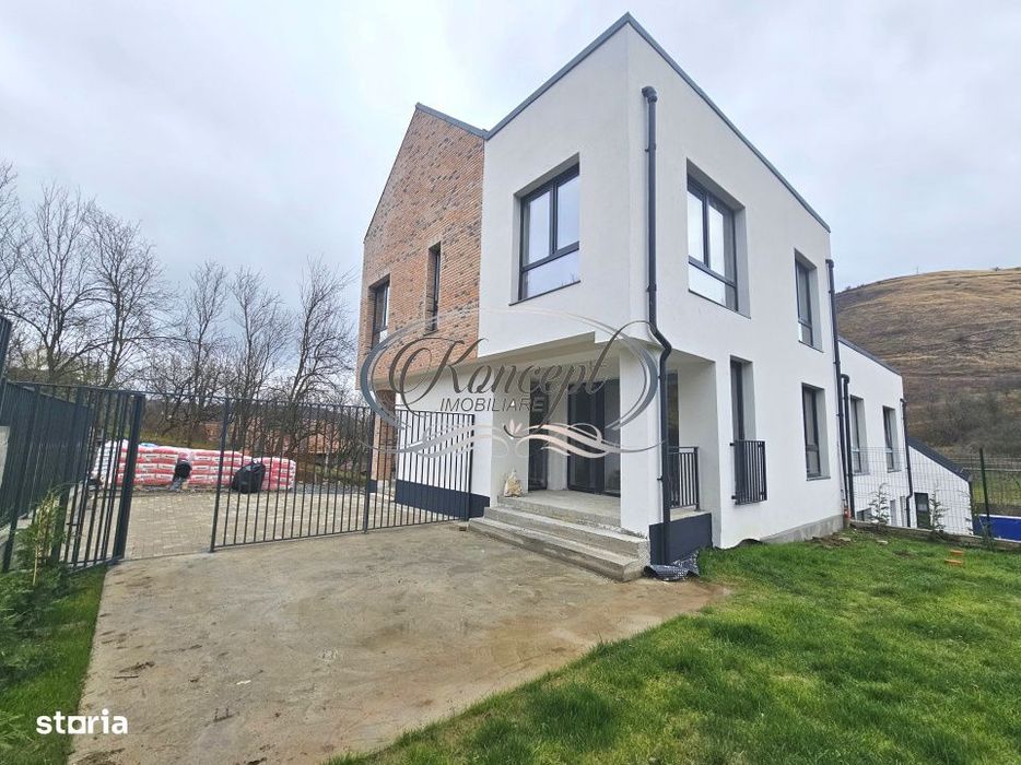 Locuinta spatioasa in ansamblu restrans din Tauti