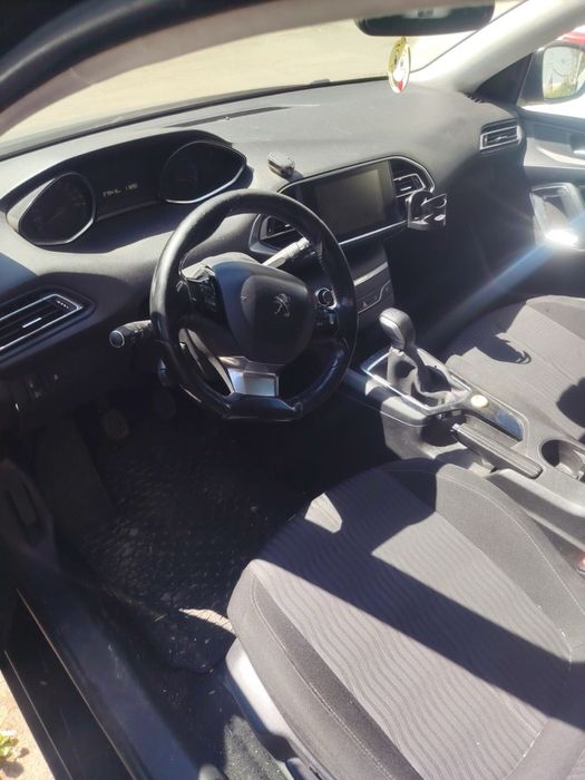 Кола Peugeot 308 Combi