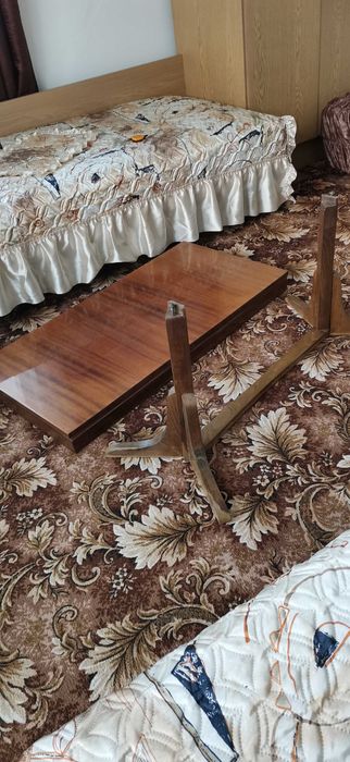 Продавам  разтегателна холна масичка