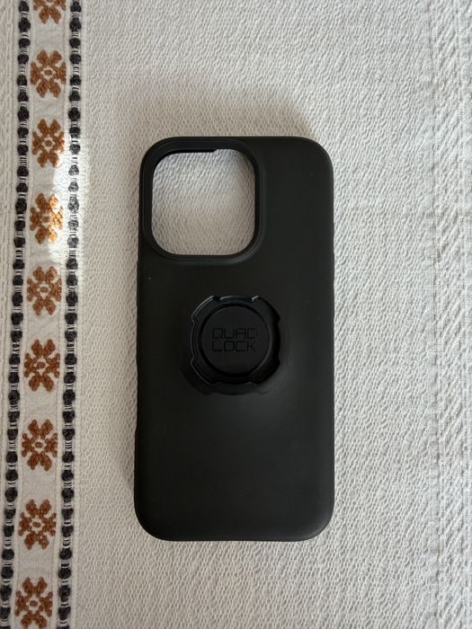 Husa UAG Monarch Kevlar si husa quad lock iphone 16 pro.