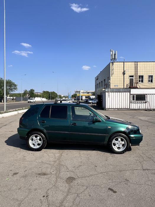 Продам Golf 3 1.8