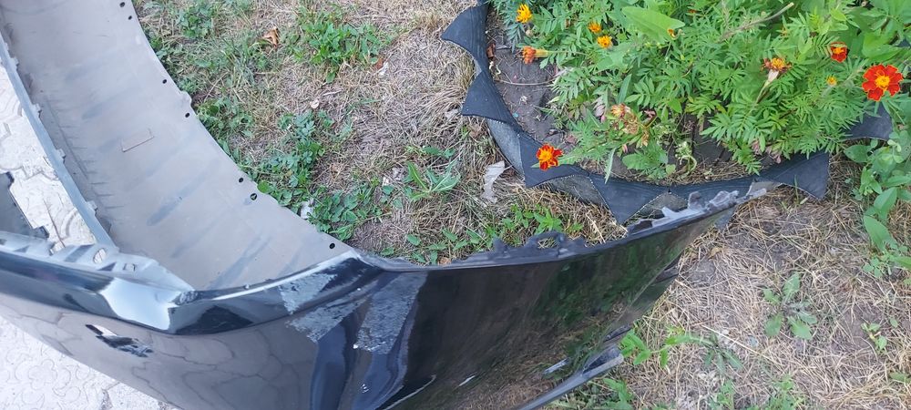 Продам бампер передний