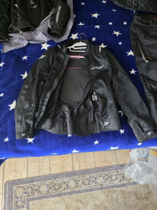 Accesorii moto pantaloni,  geacă bărbați, mănuși, protectii.. 10/10 Sunt noi, doar au fost probate.