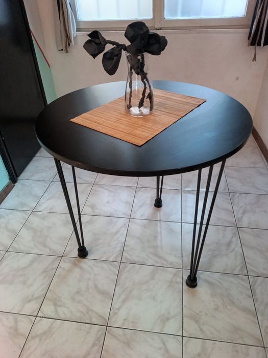 Поръчкова кръгла маса с плот от ПДЧ 2 броя