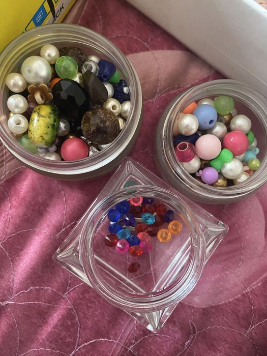 Очень много бисера новый не использовали