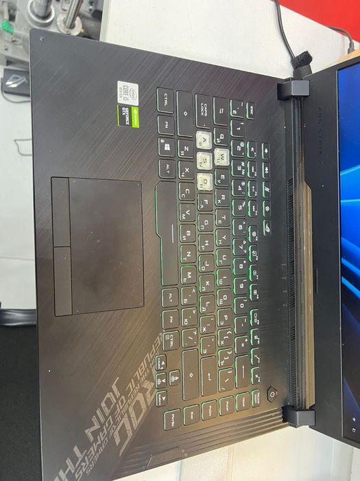 ASUS Rog Strix G512LI (p25)