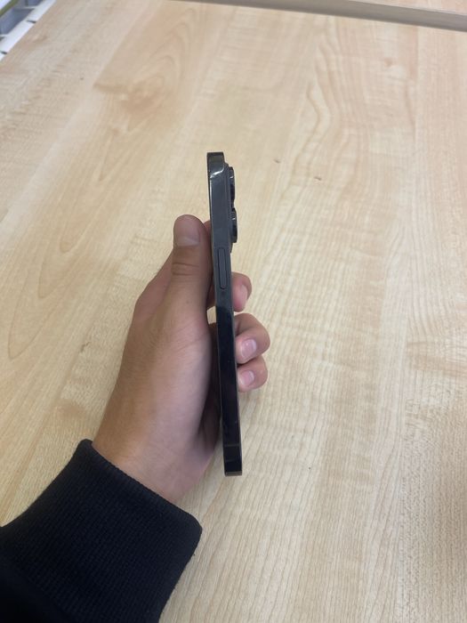 iPhone 14 Pro в идеальном состоянии