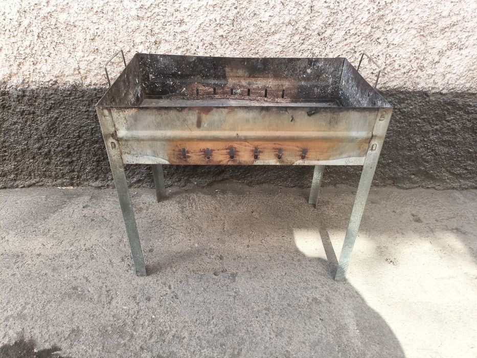 Продаю шашлычницу.