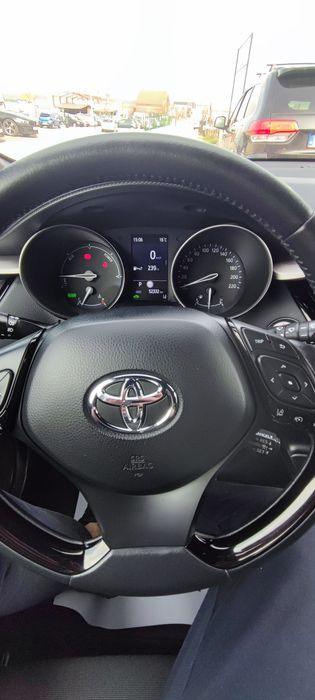 Toyota C-HR Hybrid