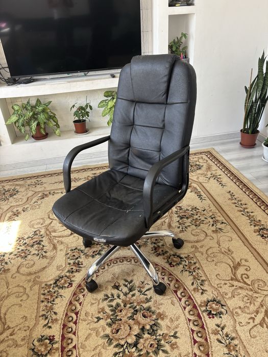 Продам кресло офисное