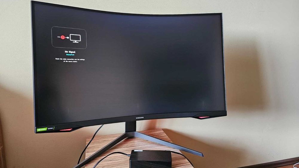 Samsung Odyssey G7 Curbat 32 inch VA 1 ms 240 Hz HDR FreeSync & G-Sync