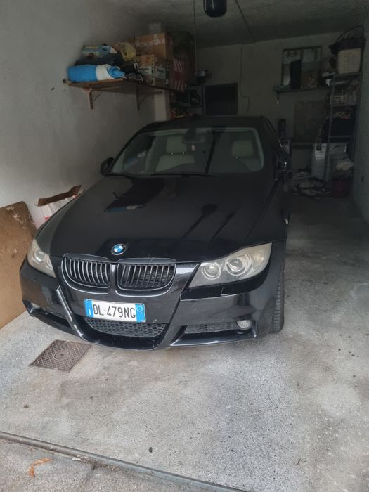 Bmw 330xd.    Berlina