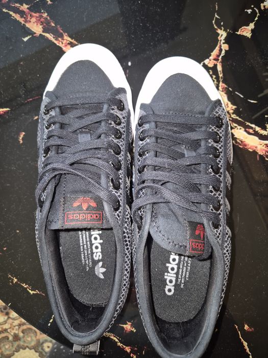 Vând adidași adidas, mărimea 40