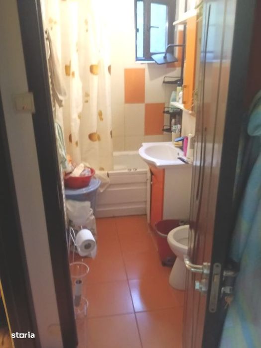 Apartament 3 camere - Etaj 1-63 mp-  2 Bai -12 minute de  Metrou Costi