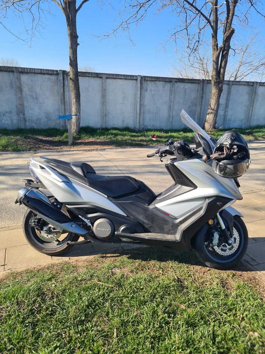 Maxiscuter Kymco AK 550 MODEL DEOSEBIT, doar pt cunoscatori pasionati