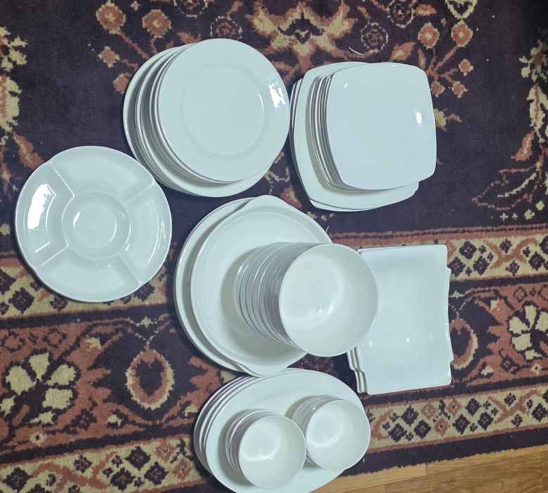 Продам посуду столовый комплект