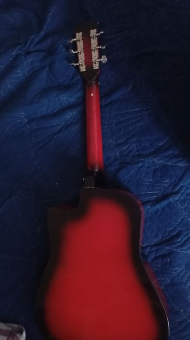 продам хорошую гитару