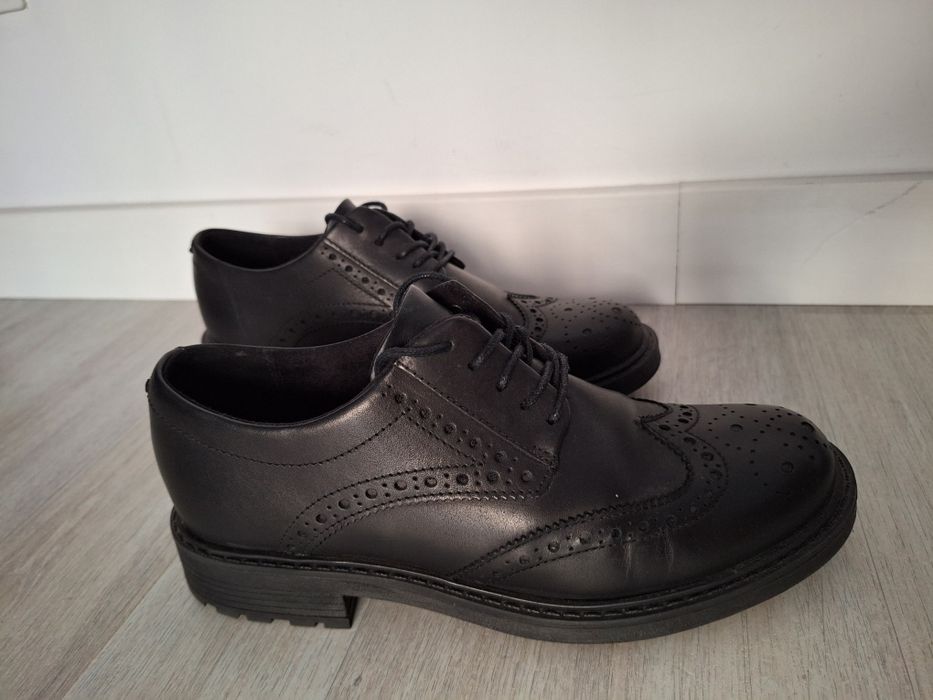 Pantofi Clarks din piele lăcuită, mărimea 39 1/2