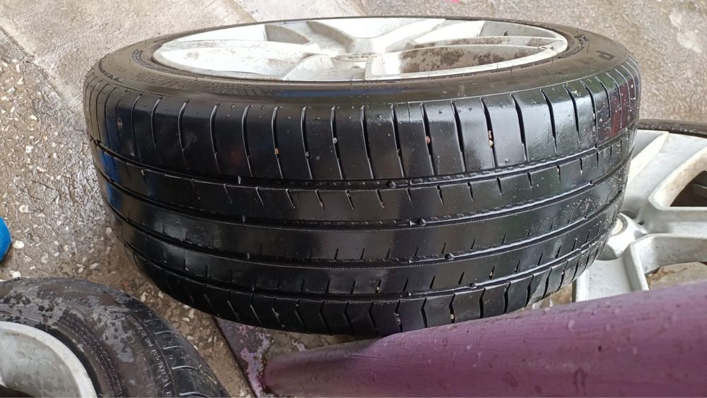 Продам резину на камри