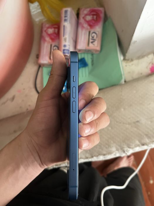 Продам айфон 13 и