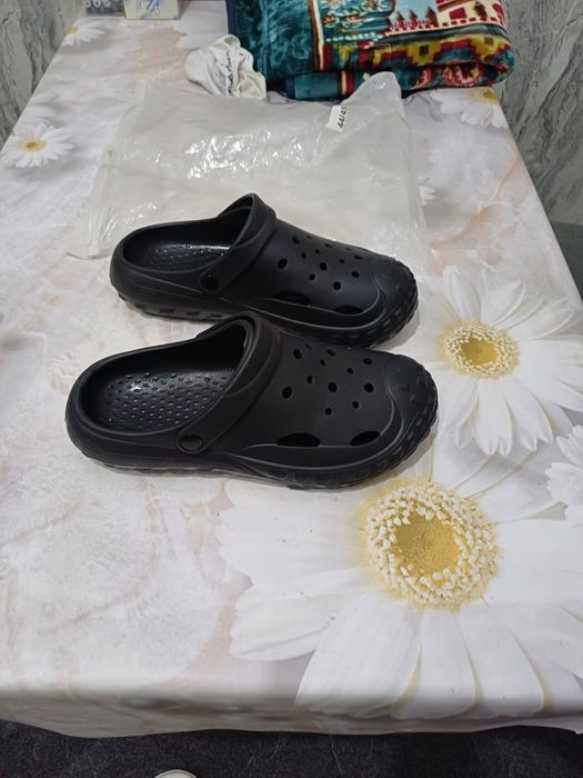 Продаётся мужской кроксы