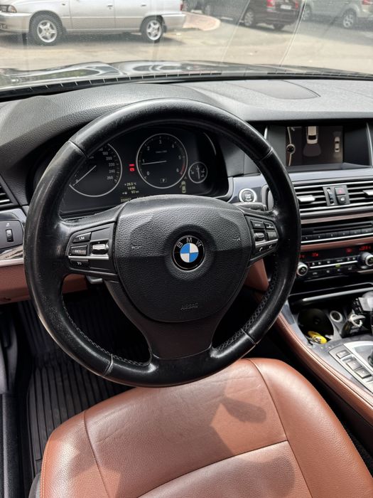 Bmw 520d F10- fabricata in Decembrie 2013  cutie automata. Masina este in stare perfecta si nu necesita investitii!