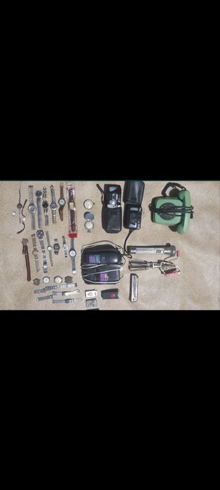 Ретро часовници и телефони