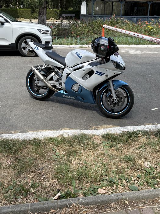 Yamaha r6 rj03 - Model pe carburație
